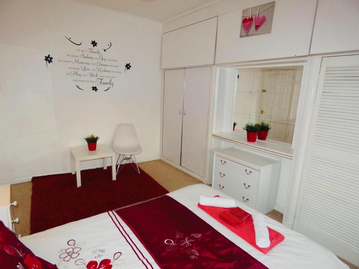 Spacious 3 Bed House With Parking & Good Transport South Norwood Dış mekan fotoğraf